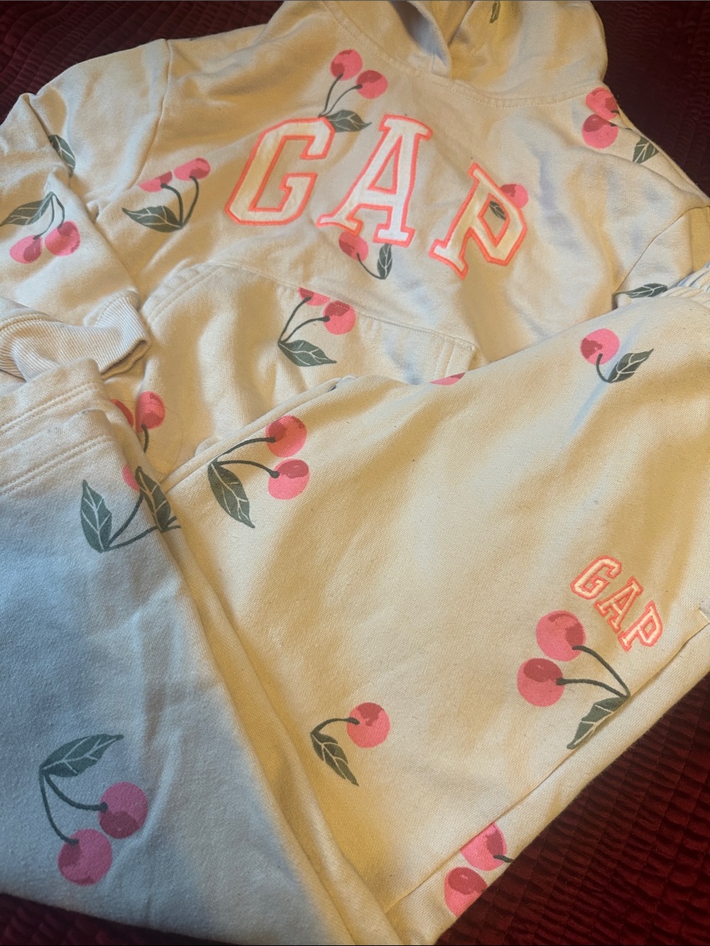 Gap sweatsuit